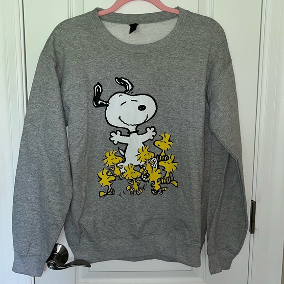 NWOT Peanuts Snoopy and Woodstock Dance Party Sweatshirt Gray Size S - Picture 2 of 6